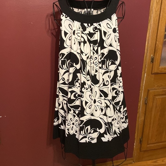 London Times Dresses & Skirts - London time mini dress​​​​